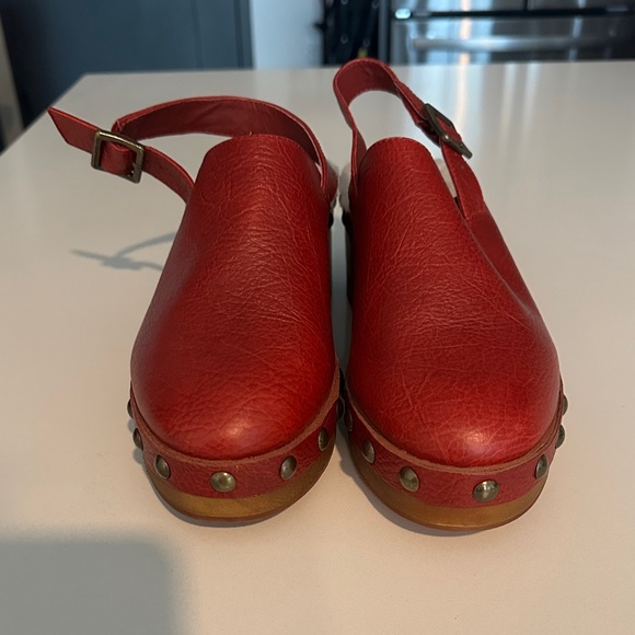 Kelsi Dagger Red Leather Studded Slingback Clogs- never worn! - Picture 2 of 7